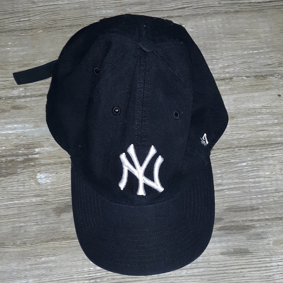 new york yankees strapback hat